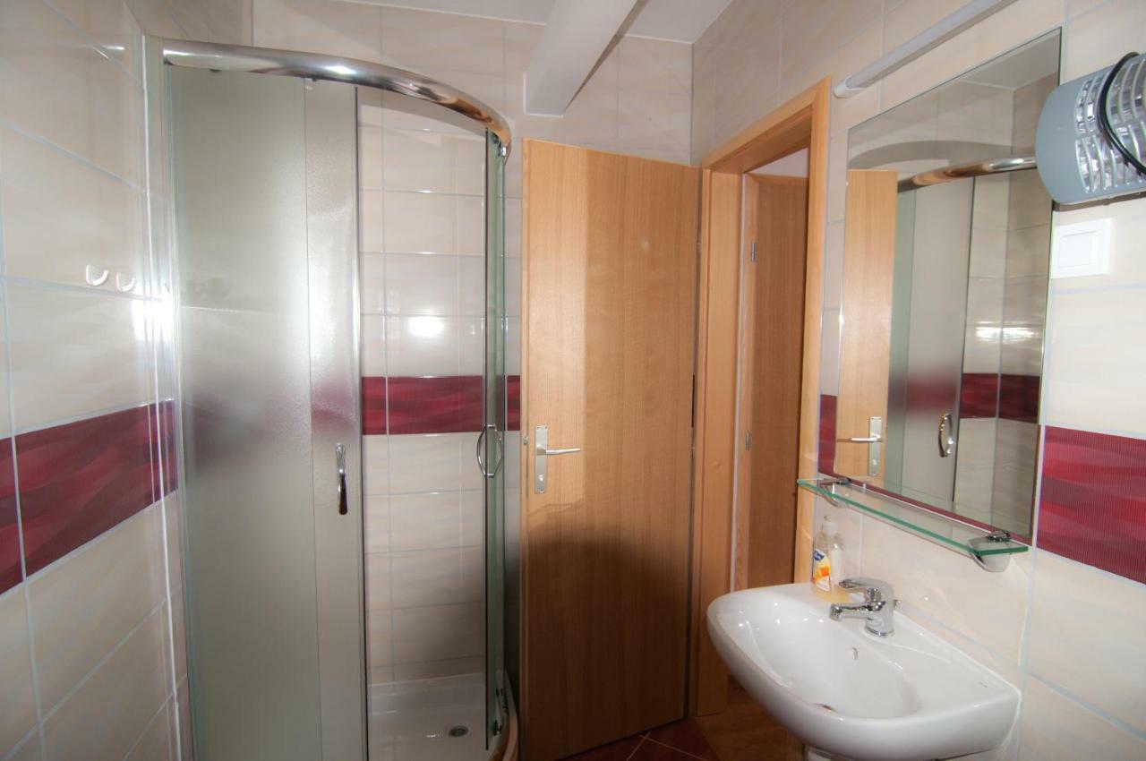Sobe Zimmer Frei Pozega Ngoại thất bức ảnh